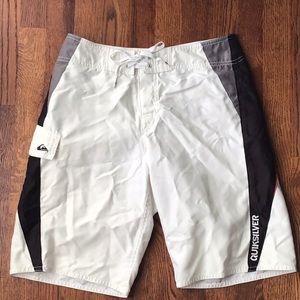 Quicksilver board shorts size 28